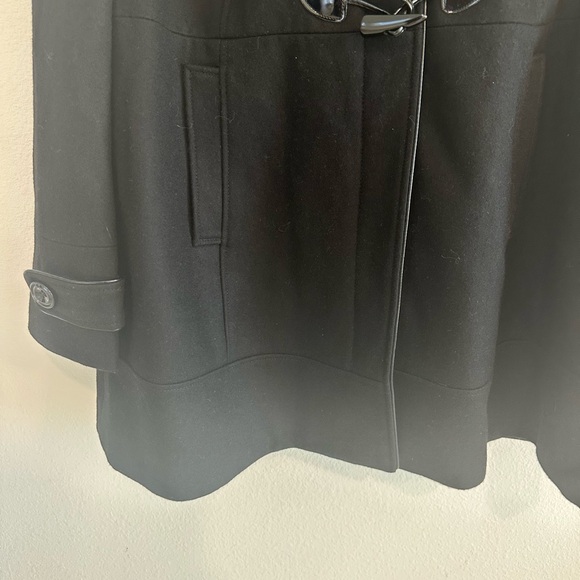 Guess Coat Women’s Wool Blend Zip Up Toggle Remobable Hood - Picture 8 of 8